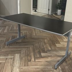 Desk / Table