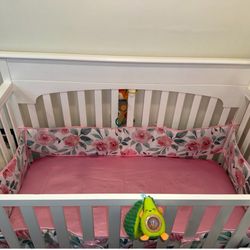 White 3 in 1 convertible crib! 100$ Price Negotiable!