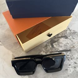 Louis Vuitton Millionaires - Black & Gold