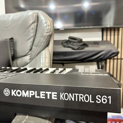 Native Instruments Komplete Kontrol S61 Controller