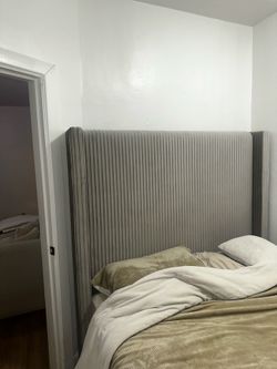 Queen bed