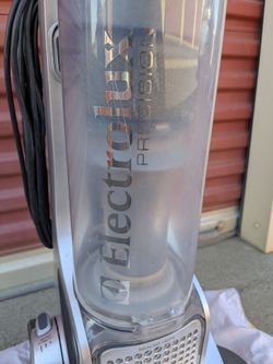 Electrolux Precision Brushroll Clean Upright Vacuum (EL8802)