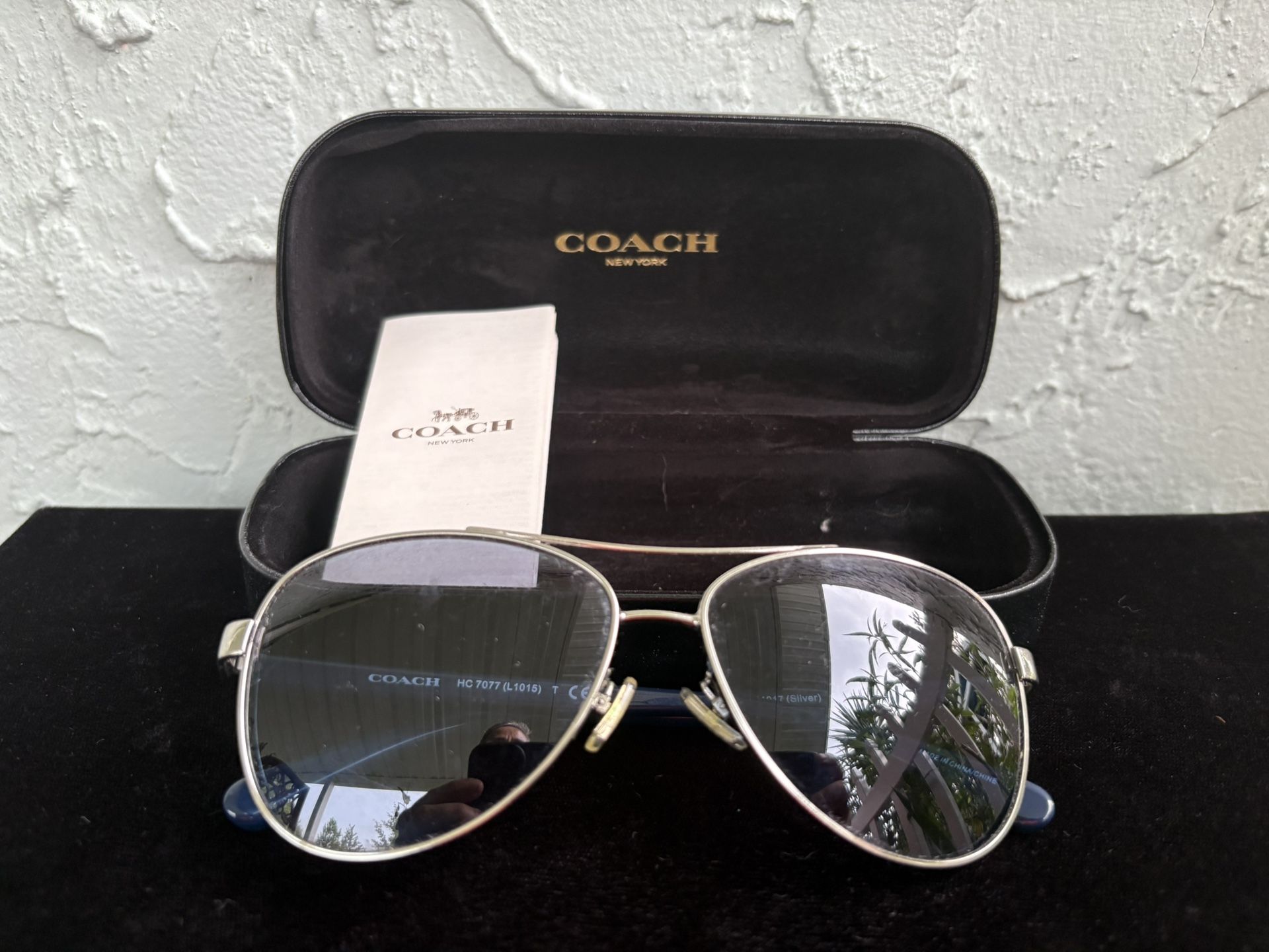 COACH Woman’s Polarized Horse&Carriage Aviator Sunglasses (HC7077 L1015)
