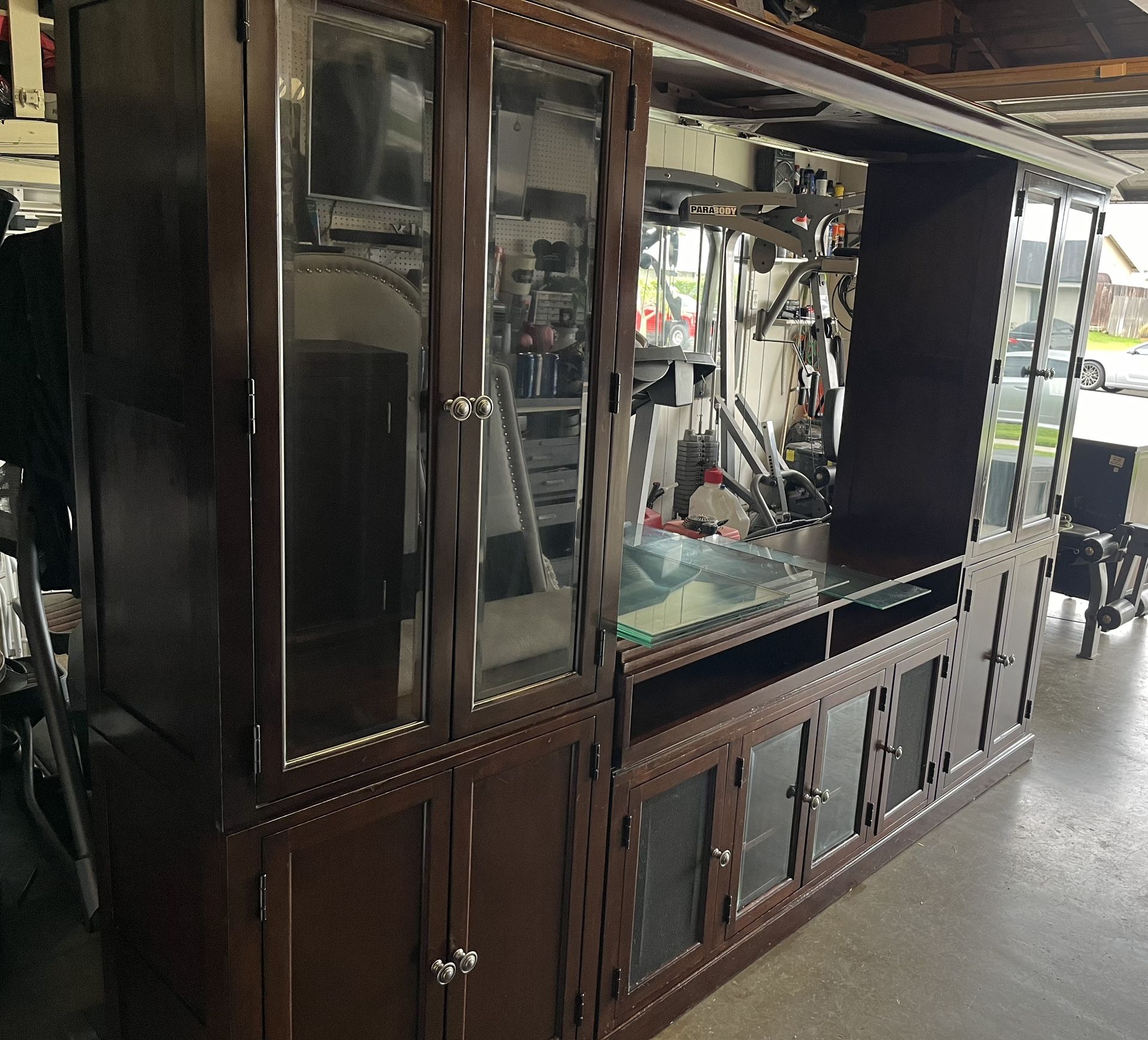 Entertainment center