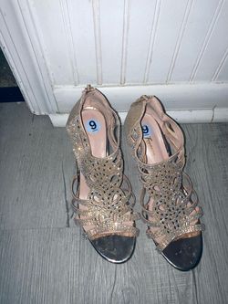 Women dress gold shoes size 9