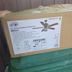 52 In Indoor/ Outdoor Ceiling Fan Hampton Bay New 