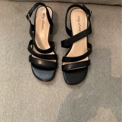 Size 7 Kitty Heel Black Sandles
