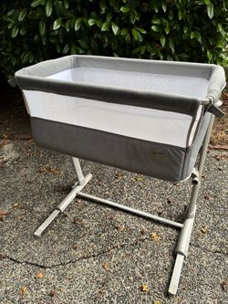 Free Ronbei bedside bassinet