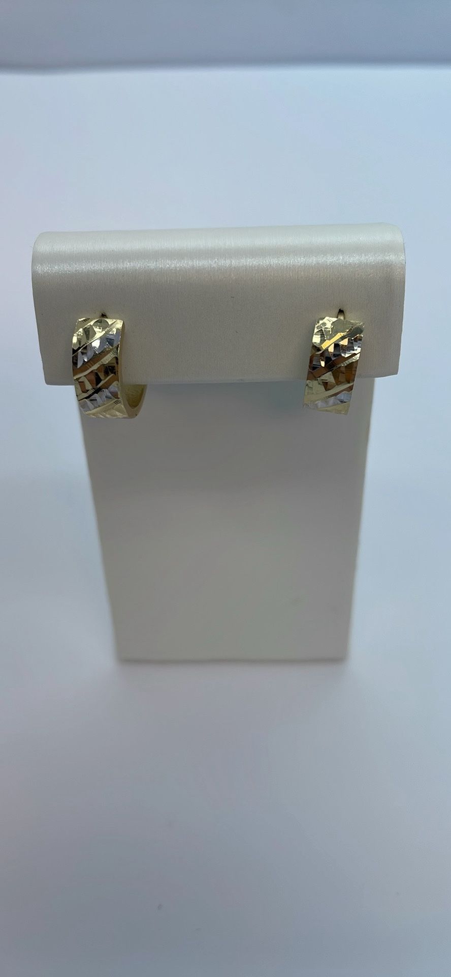 14K Gold New. Hoop Earrings 