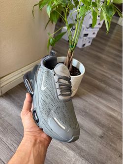 Nike 270 premium women size 6.5. 7. 7.5. 8