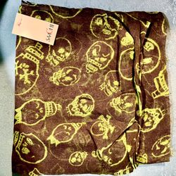 Skull scarf brand new item 4x6