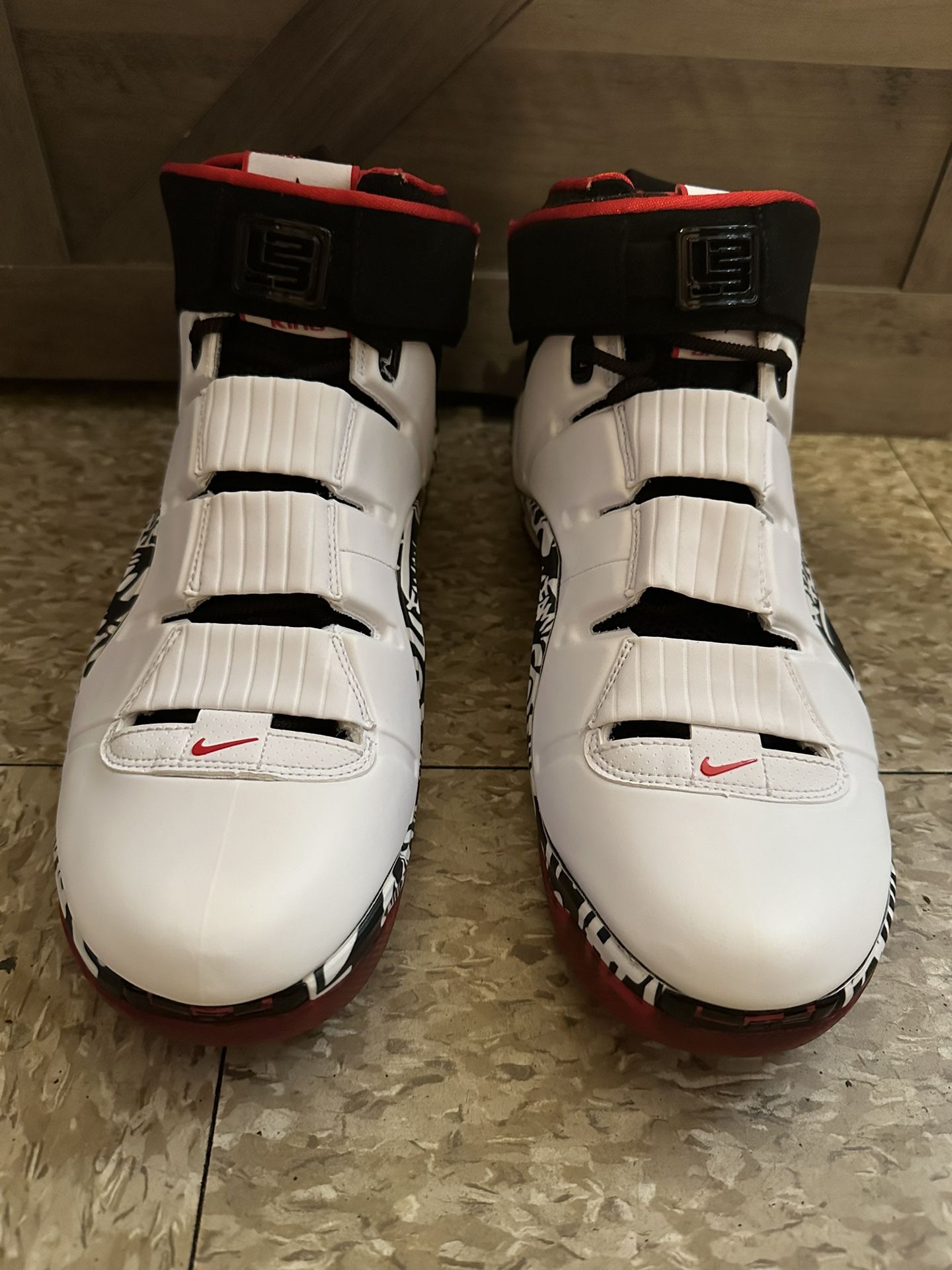 Nike Zoom Lebron Graffiti (2023) size 10