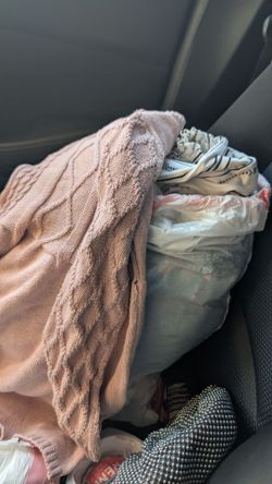 Bags of clothes And accesories in good condition for girl sz 6