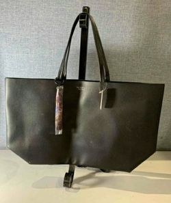 Victoria's Secret  NEW with tag bag $30