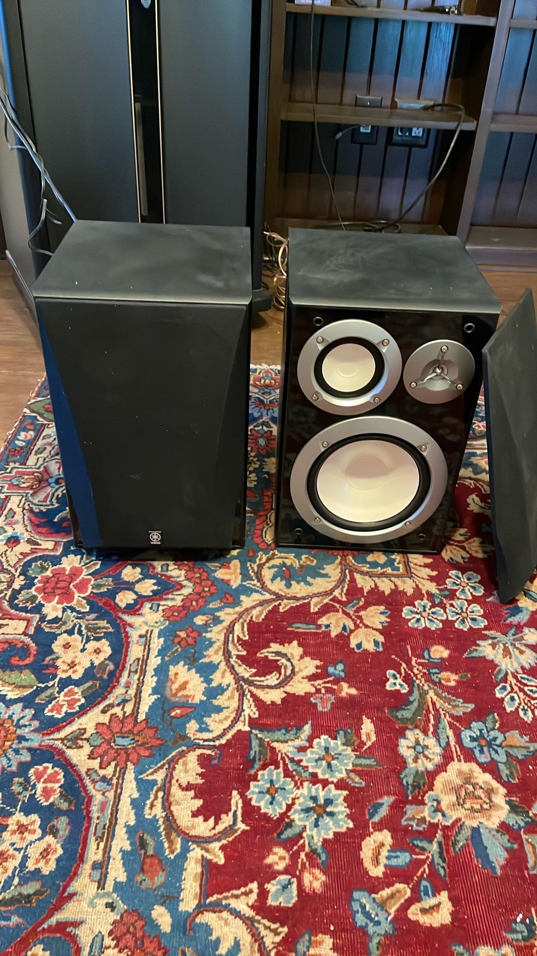 Yamaha Bookshelf Speakers, NS-6490