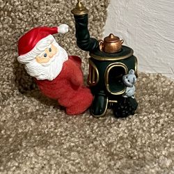 Hallmark 1987 keeping cozy ornament Xmas Decor Santa