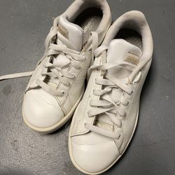 Adidas Womens US Size 7.5 shoes