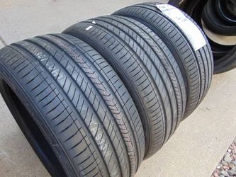 3 New 235 40 18 Kumho Solus Majesty 9 TA91 Tires 95W Date 2023 & 2024