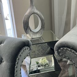 3. Side  table front table they have a chi