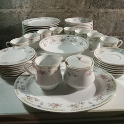 43 Pc  Noritake Fine China Set