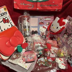 Hello Kitty Set Along With Her Friends!