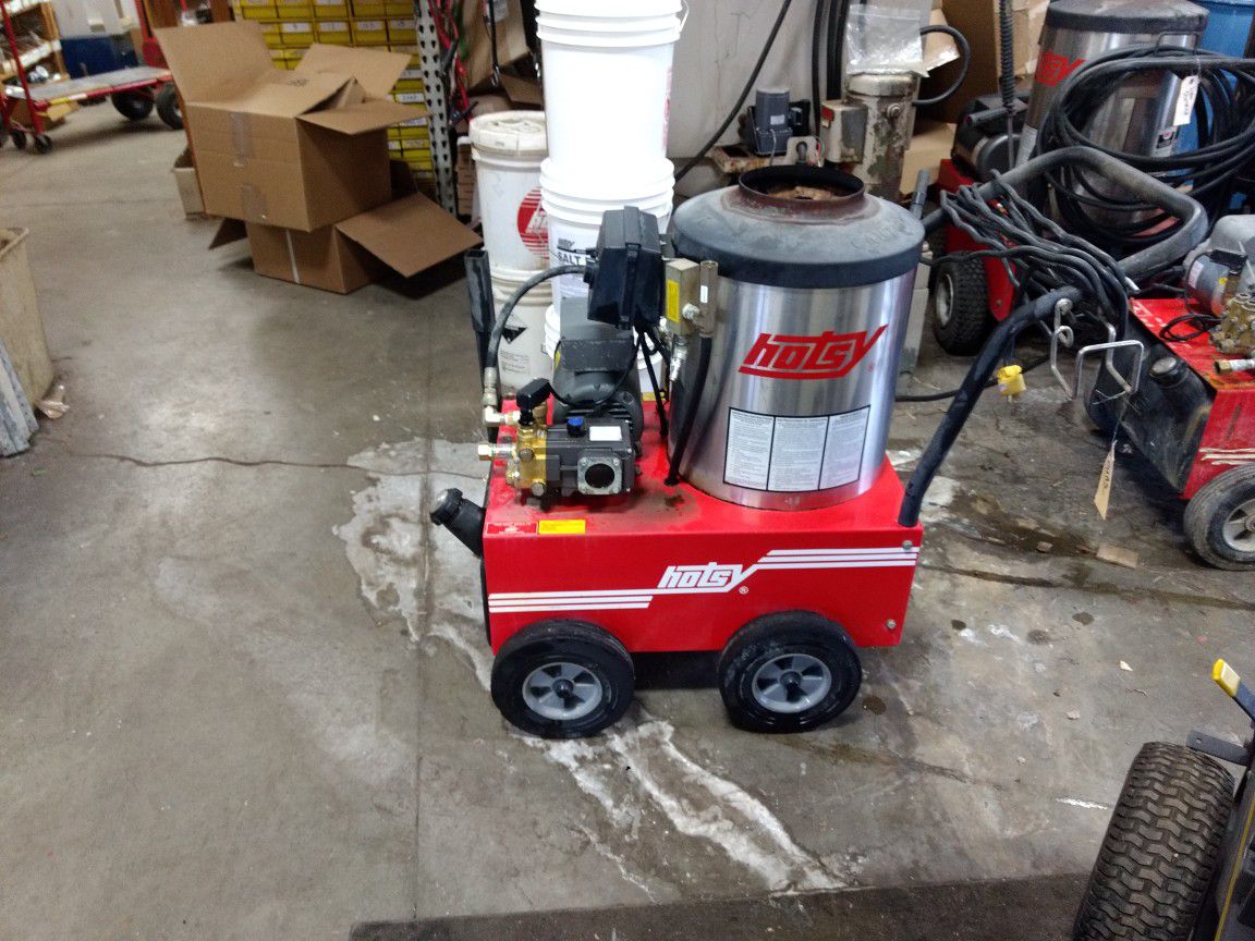 Great selection of new and used pressure washers