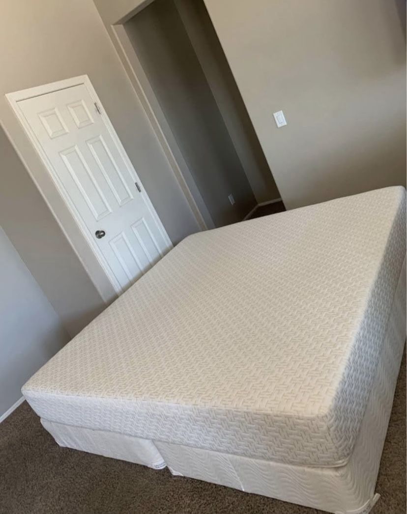 KING FIRM MEMORY FOAM MATTRESS AND FREE BOX SPRINGS