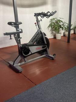 STAR TRAC Indoor Cycling Bike