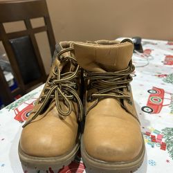 Boots Nautica