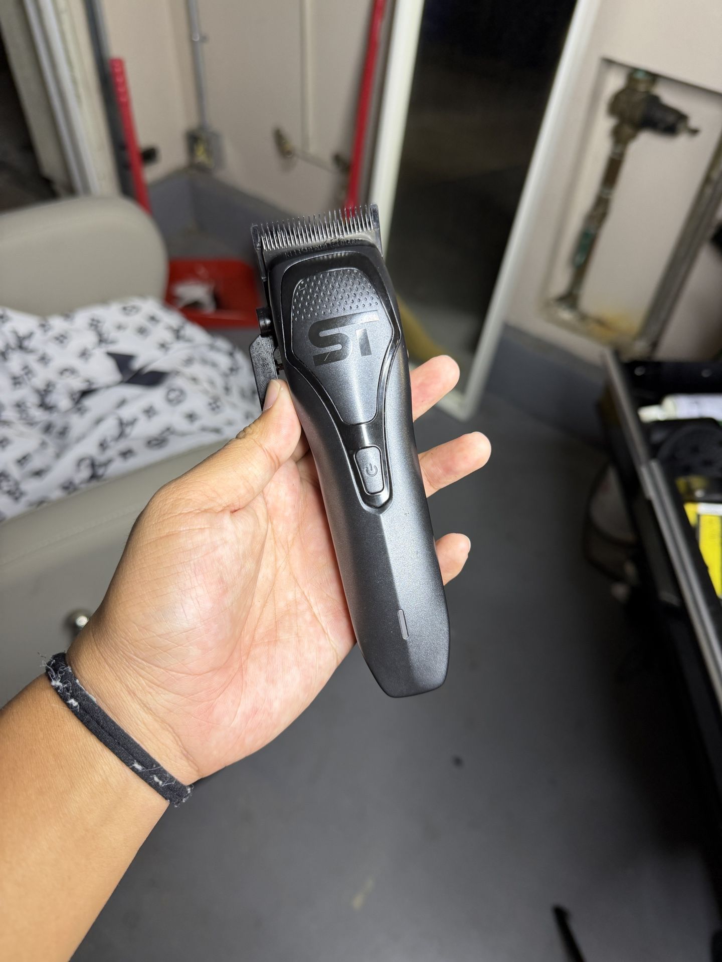 Supreme Clipper Darkstar 72