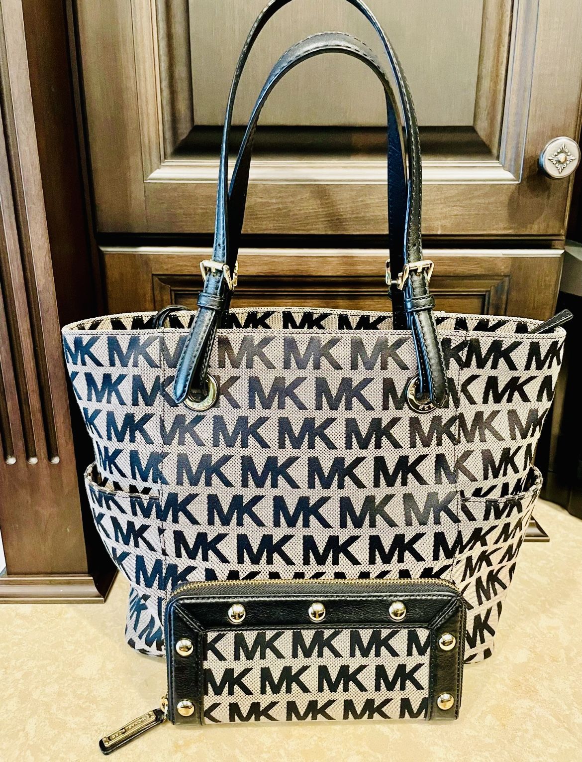 Michael Kors Tote, Wallet, Storage Bag