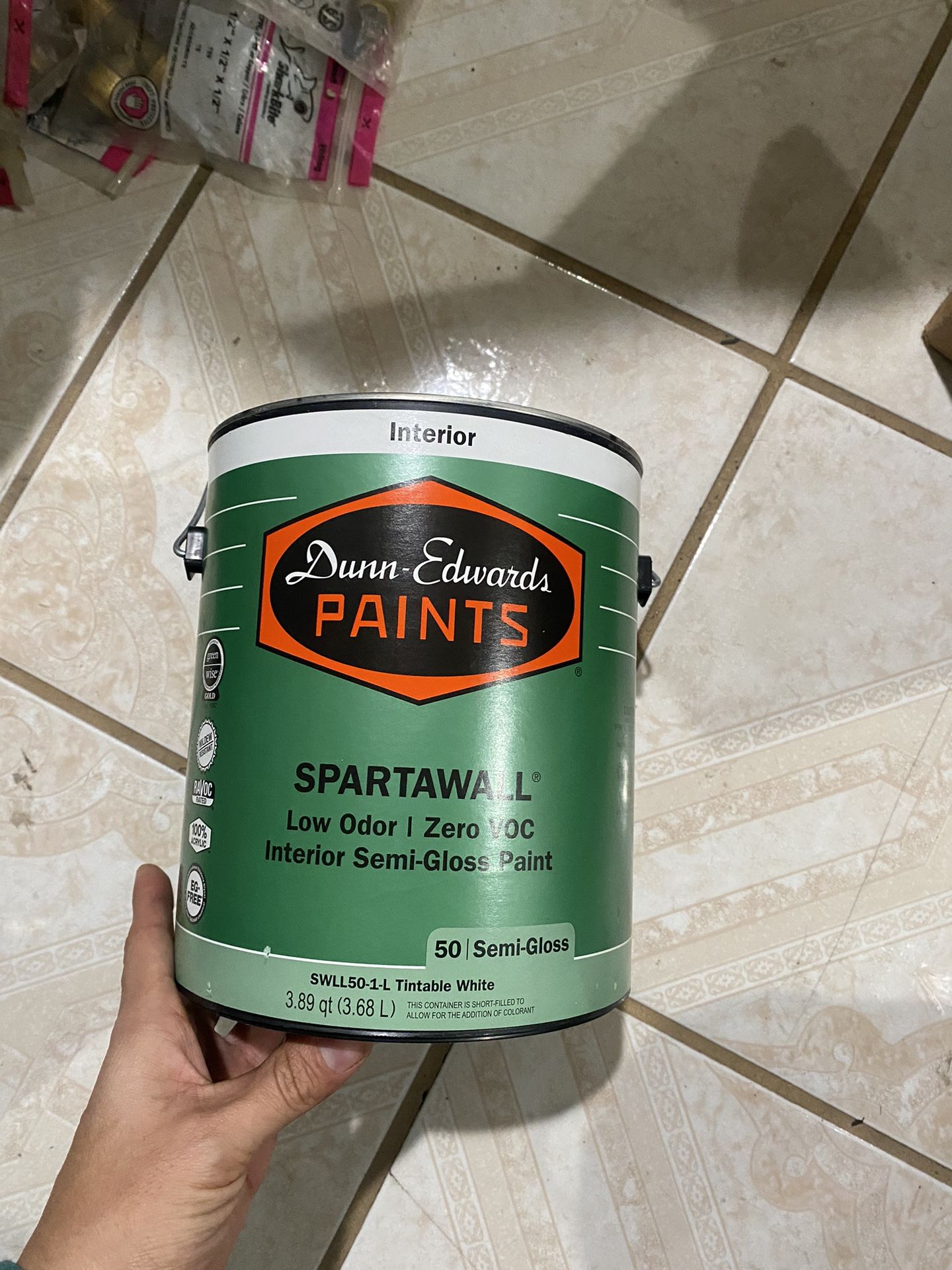 Dunn Edward’s Paints Color Is Pearl white