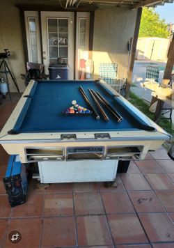 Pool table