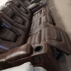 Power Reclining Electric Headrest Couch!