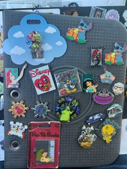 Disney pins