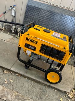 DEWALT 4500 / 4000- Watt Gas Powered Portable Generator with Idle Control, Covered Outlets and CO Pr