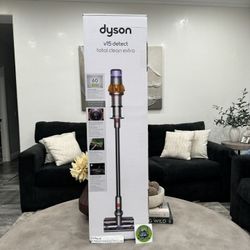 Dyson V15 Detect Total Clean Extra Vacuum With 10 Accessories 