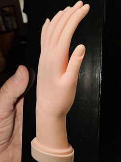 LEARN TO PAINT NAILS DUMMY HAND