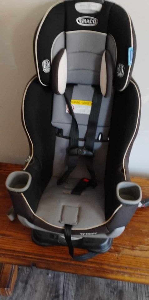Graco Extend2fit Convertible Car Seat