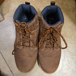 Boys sonoma boots. Size 6 youth