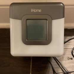 iHome Radio With USB port