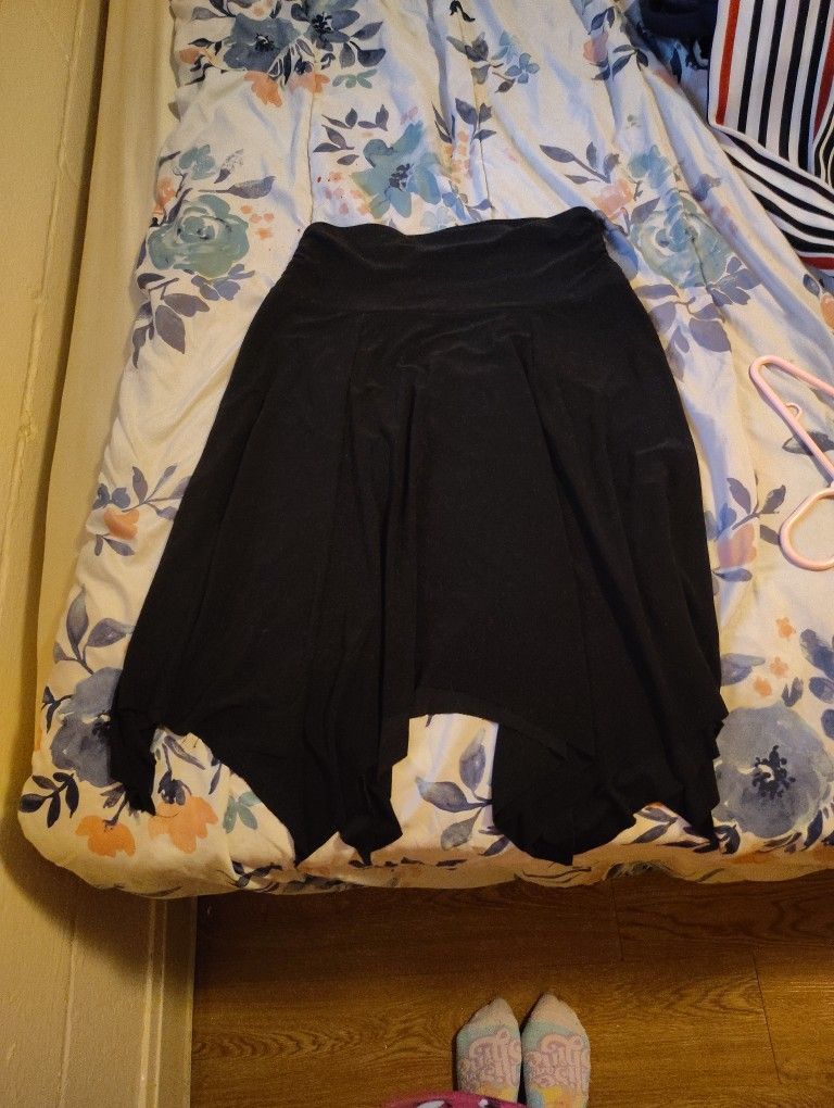Black Flowie Skirt