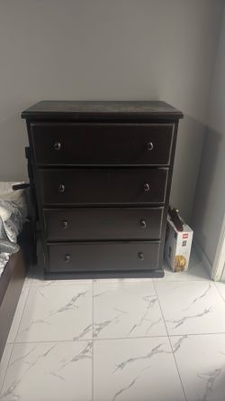 4 drawer dark wood dresser