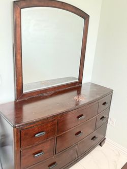 Dresser mirror
