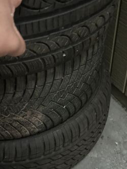 3 Tires 275/35/20 Good Condition 70%