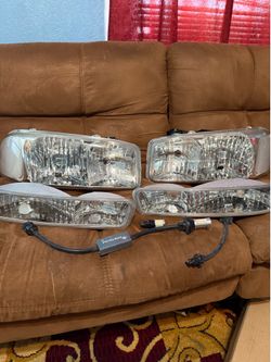 2004 GMC Sierra 1500 headlights