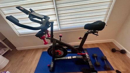 Schwinn ic4 indoor cycling bike