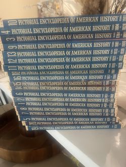 Vintage Encyclopedia Set.   1960s.  Excellent Condition. 