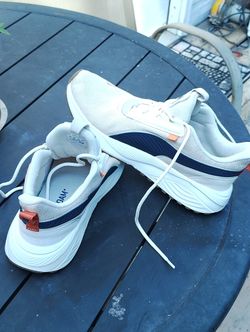 Men's Puma Tennis Shoes Size 8 And 1/2