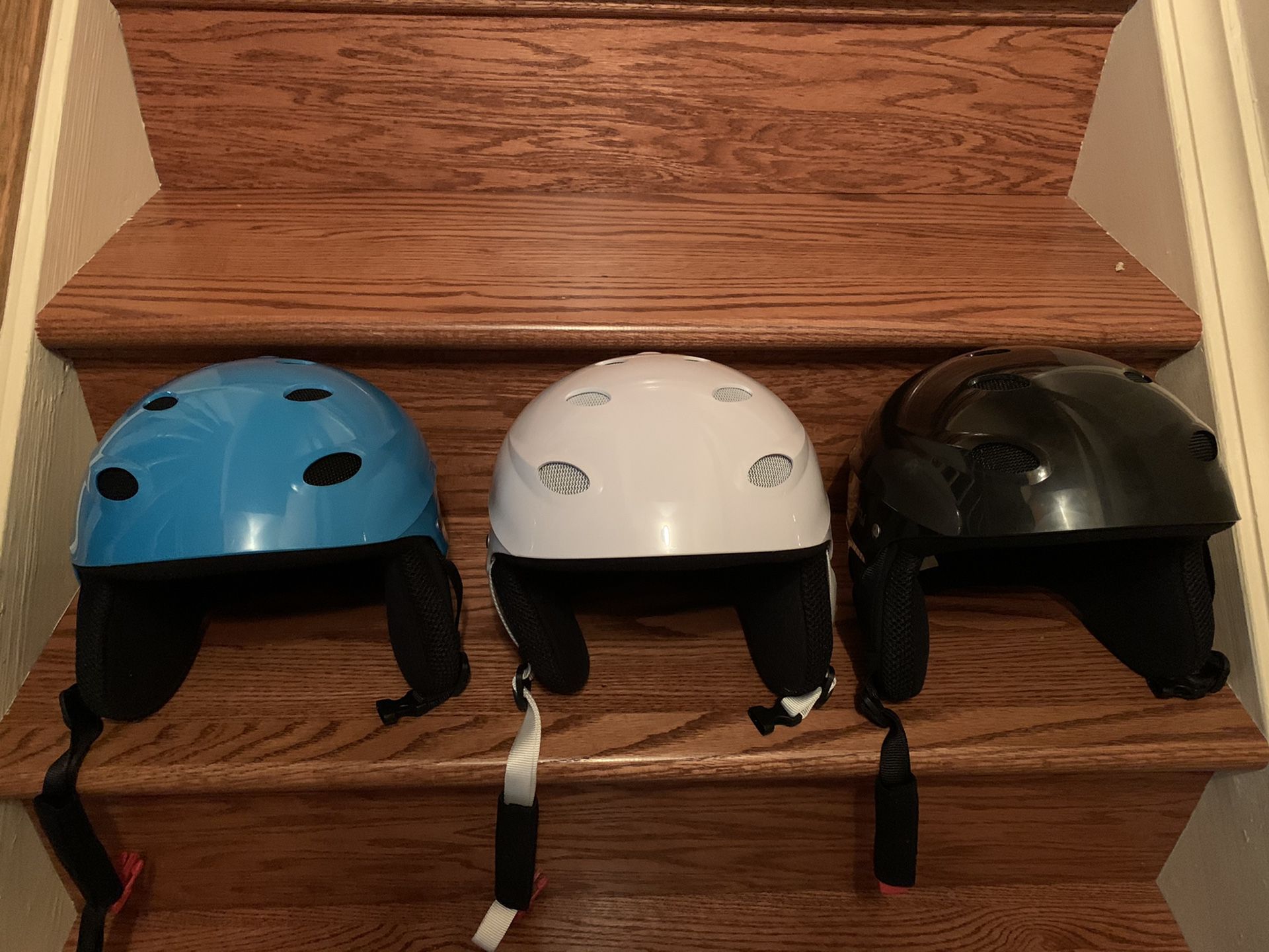 3 Ski Helmets